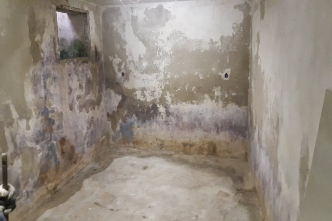 Výroba nádrže na užitkovou vodu ve sklepě domu