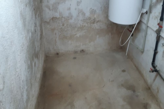 Výroba nádrže na vodu přímo ve sklepě